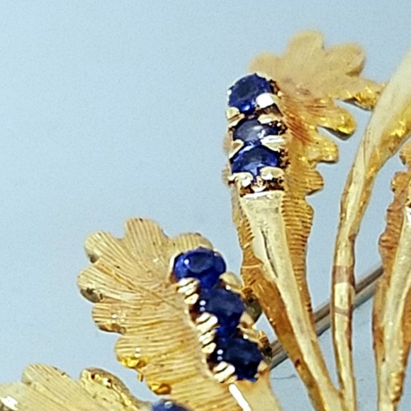 💙💎18 Karat GOLD! Solid GOLD HOST PICK💙LUXURY 1960's SAPPHIRE 18k GOLD Brooch - Picture 5 of 10